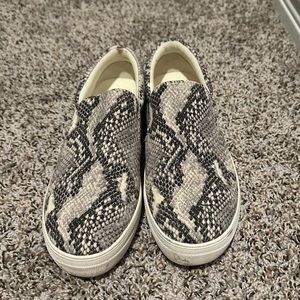 Steve Madden women’s gills size 10 snake print